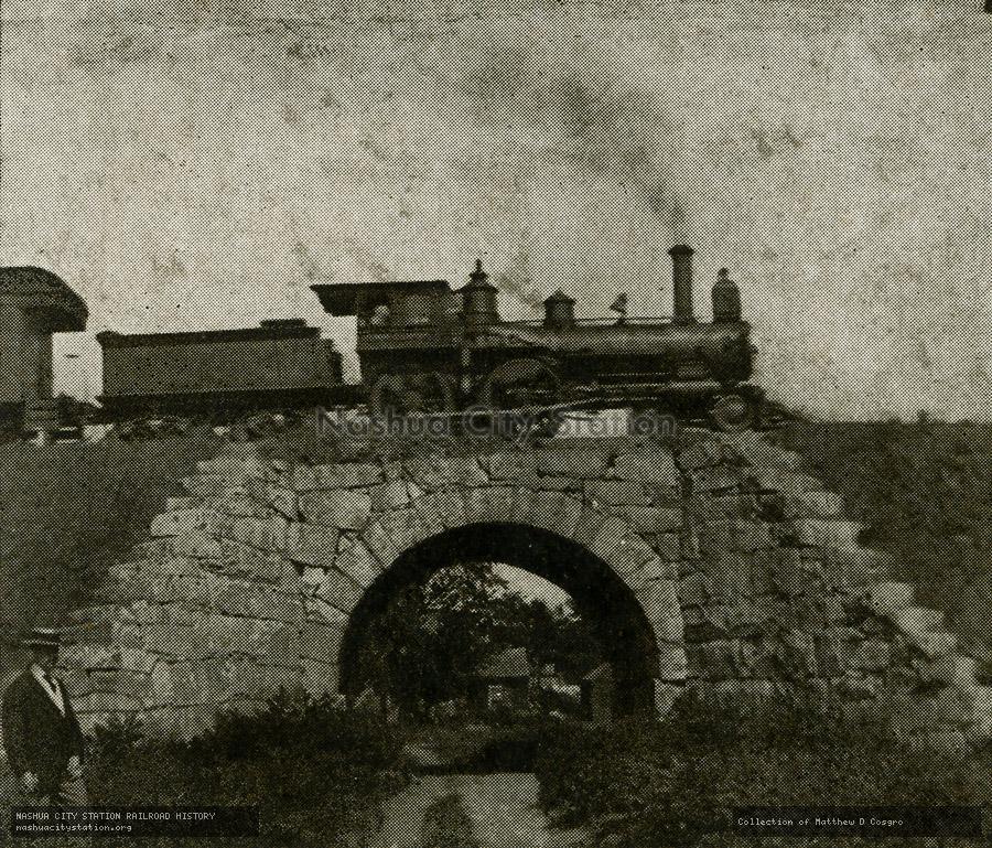Postcard: Old Arch near Depot, Suncook, N.H.